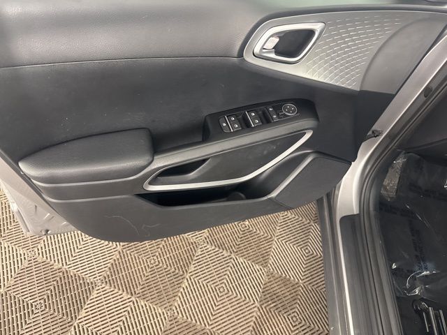 2023 Kia Soul LX photo 18