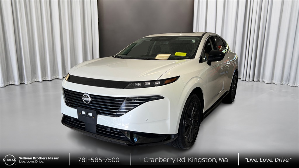 New 2025 Everest White TriCoat Nissan Platinum image 1
