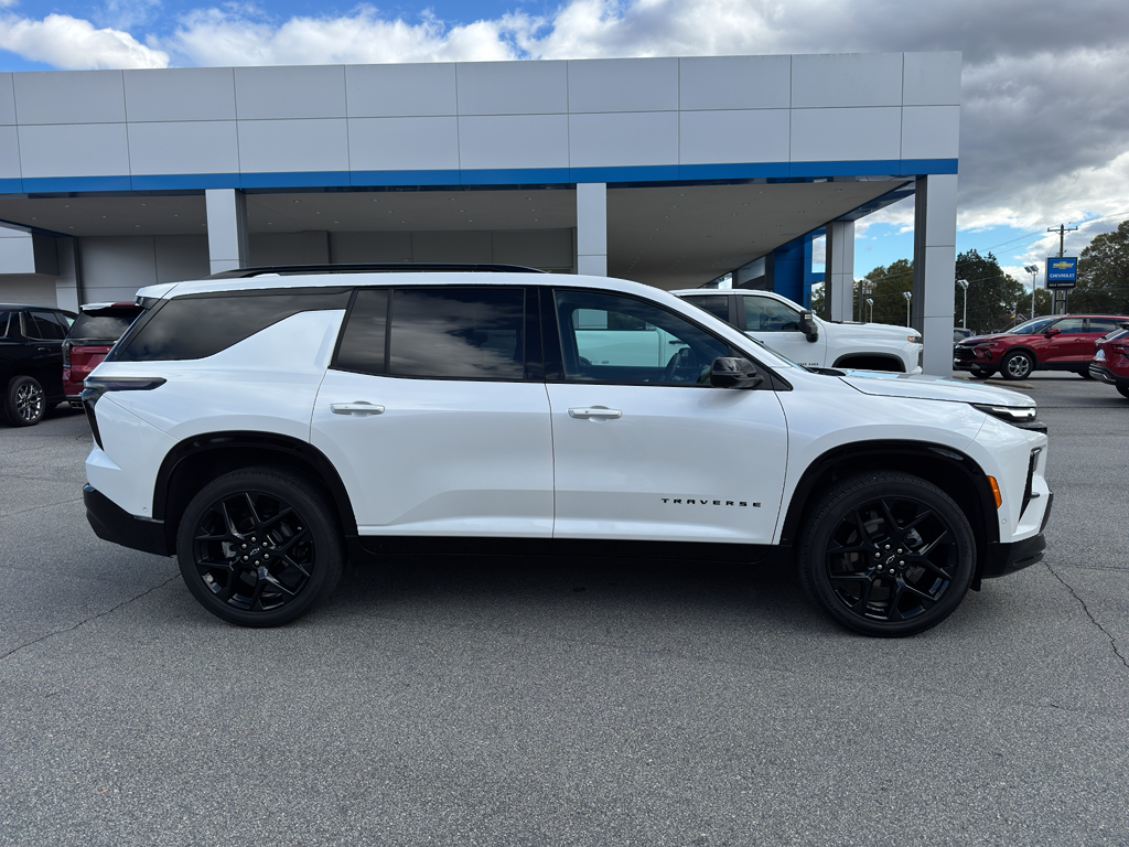 2024 Chevrolet Traverse RS photo 3