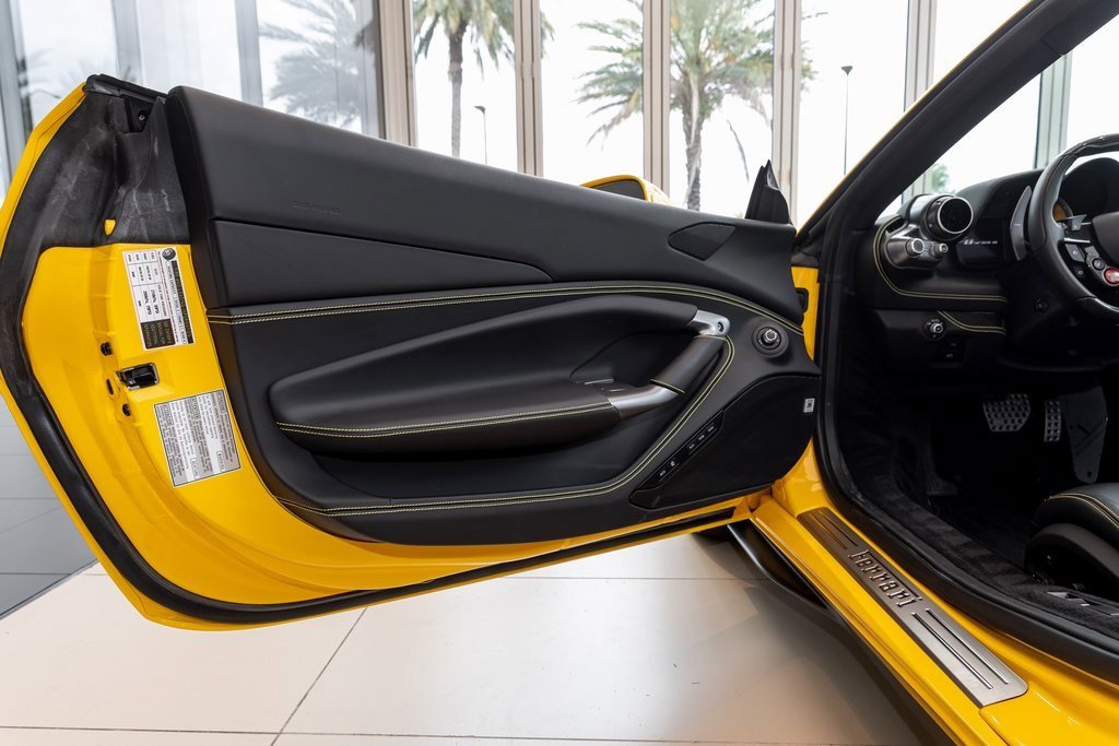 2022 Ferrari F8 Spider photo 19