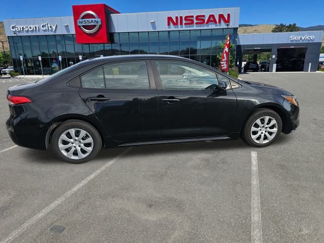 2022 Toyota Corolla LE photo 3