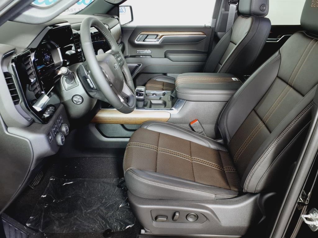 2025 Chevrolet Silverado 1500 High Country photo 19