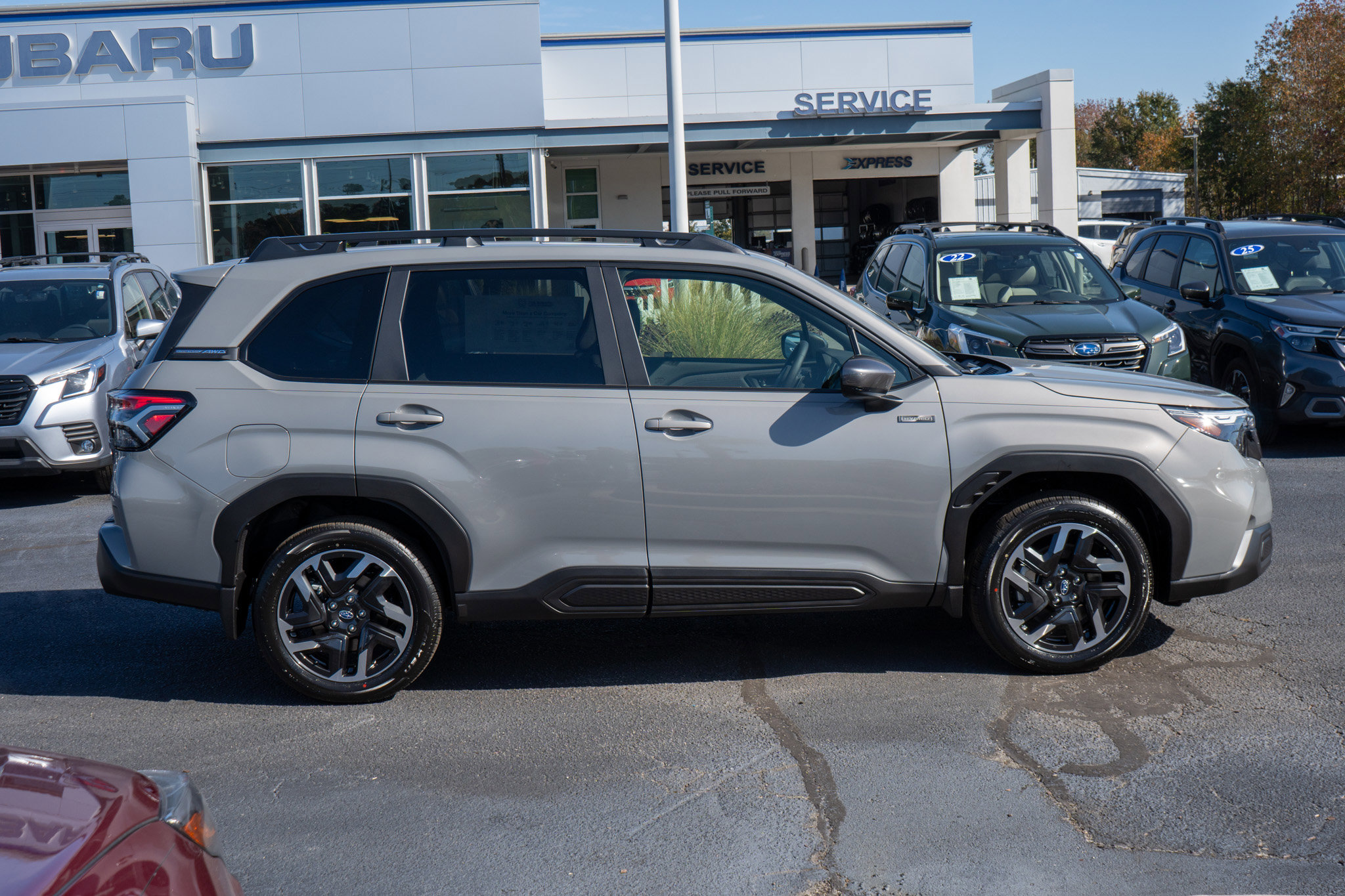 2025 Subaru Forester Premium photo 2