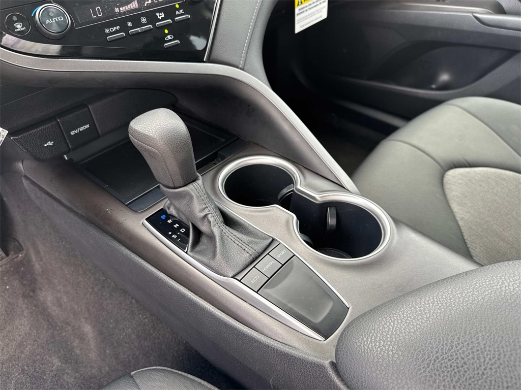 2023 Toyota Camry LE photo 25