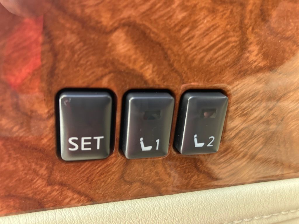 2016 Infiniti QX80 Base photo 10