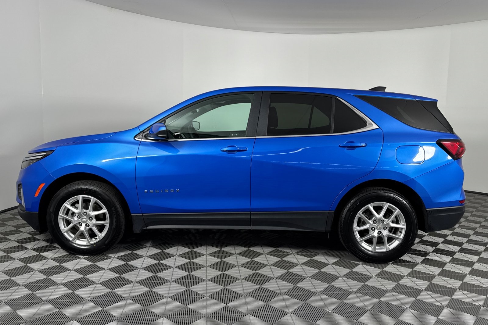 2024 Chevrolet Equinox LT photo 6