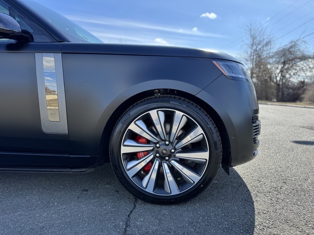2025 Land Rover Range Rover SV photo 9