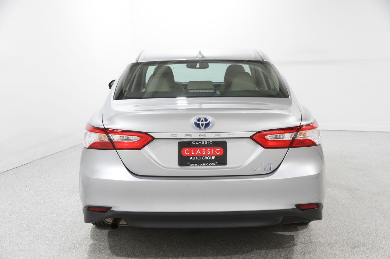 2020 Toyota Camry Hybrid LE photo 18
