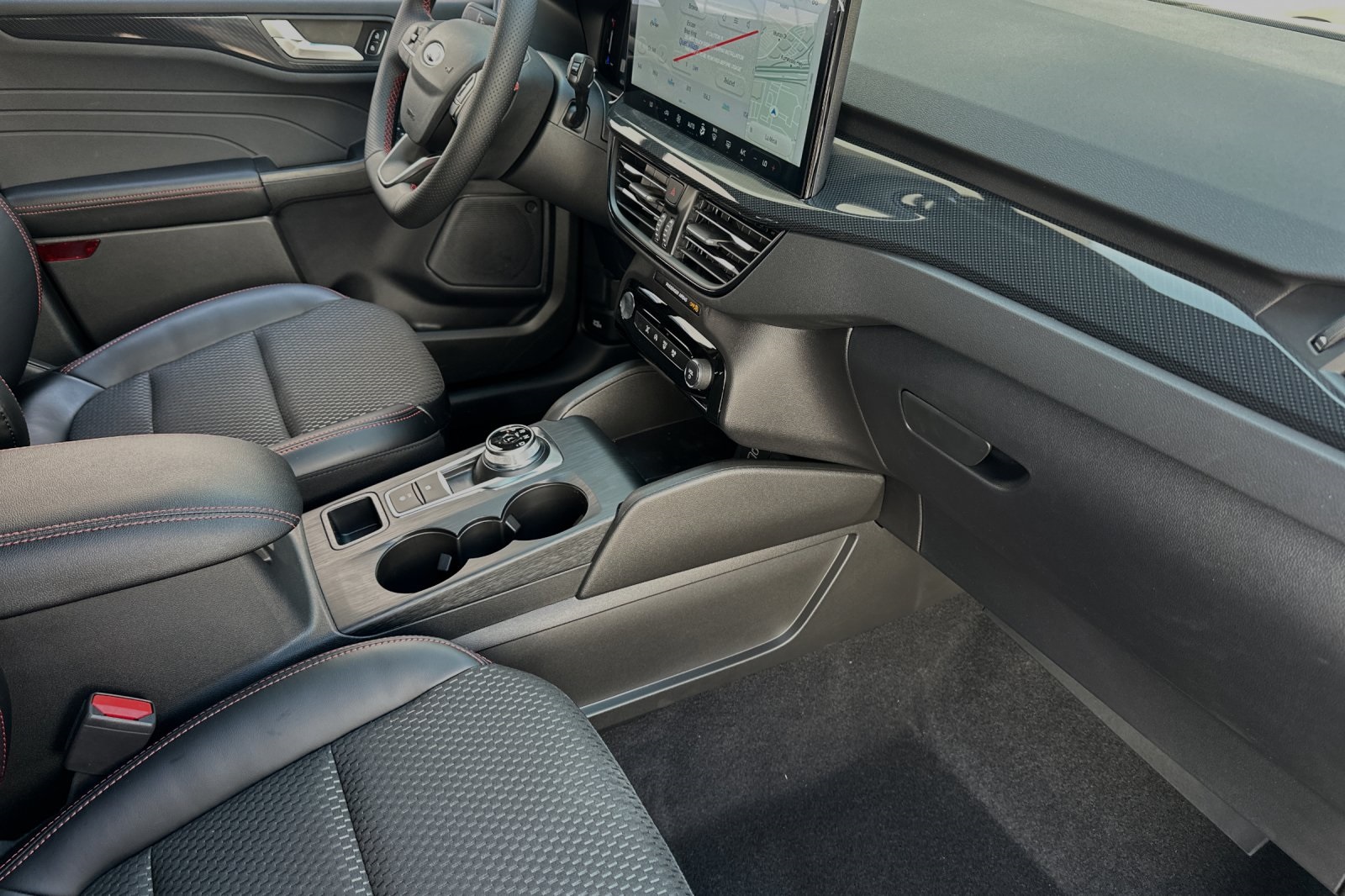 2024 Ford Escape ST-Line photo 11
