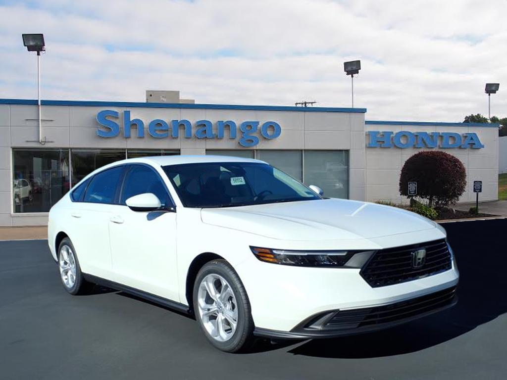 2025 Honda Accord LX's photo