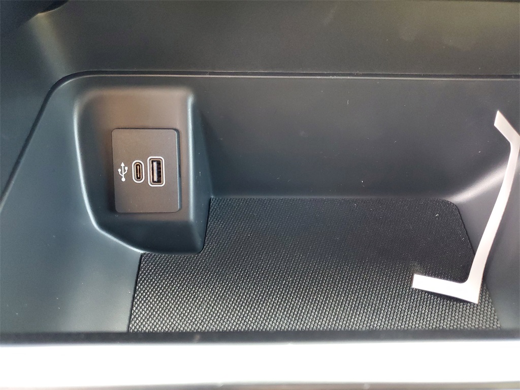 2025 Ford F-150 XLT photo 19