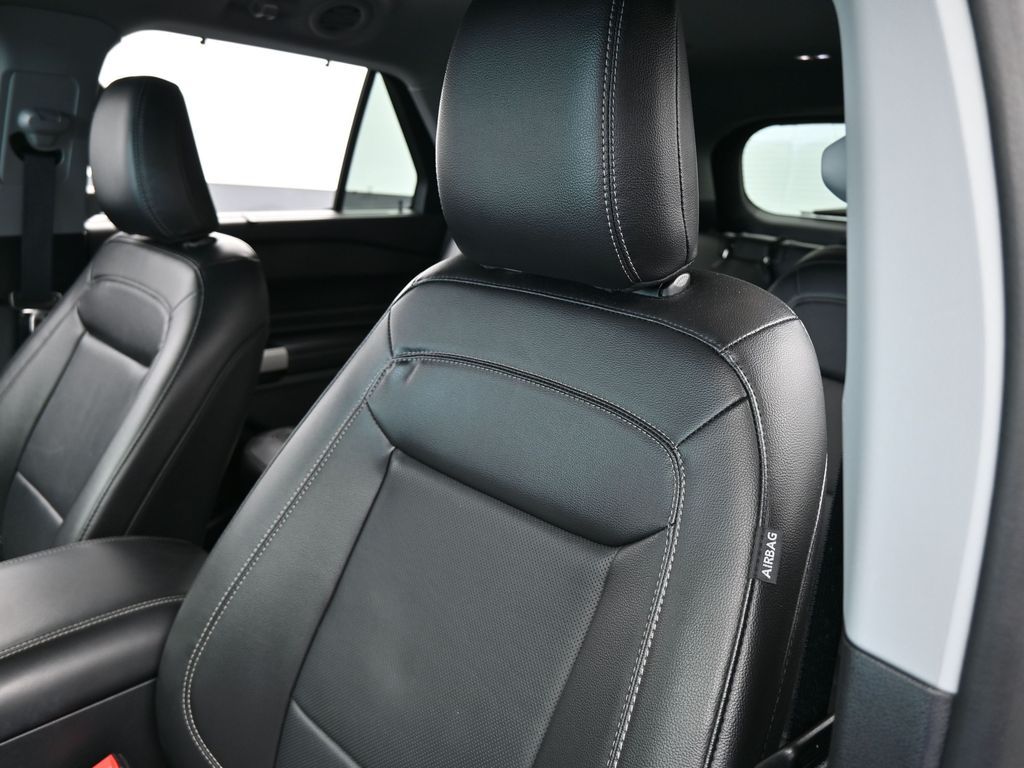 2022 Ford Explorer Limited photo 14