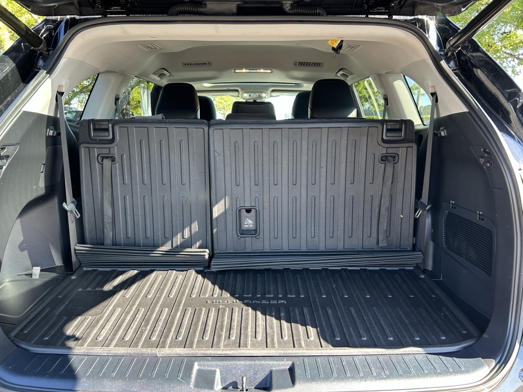 2022 Toyota Highlander XLE photo 25