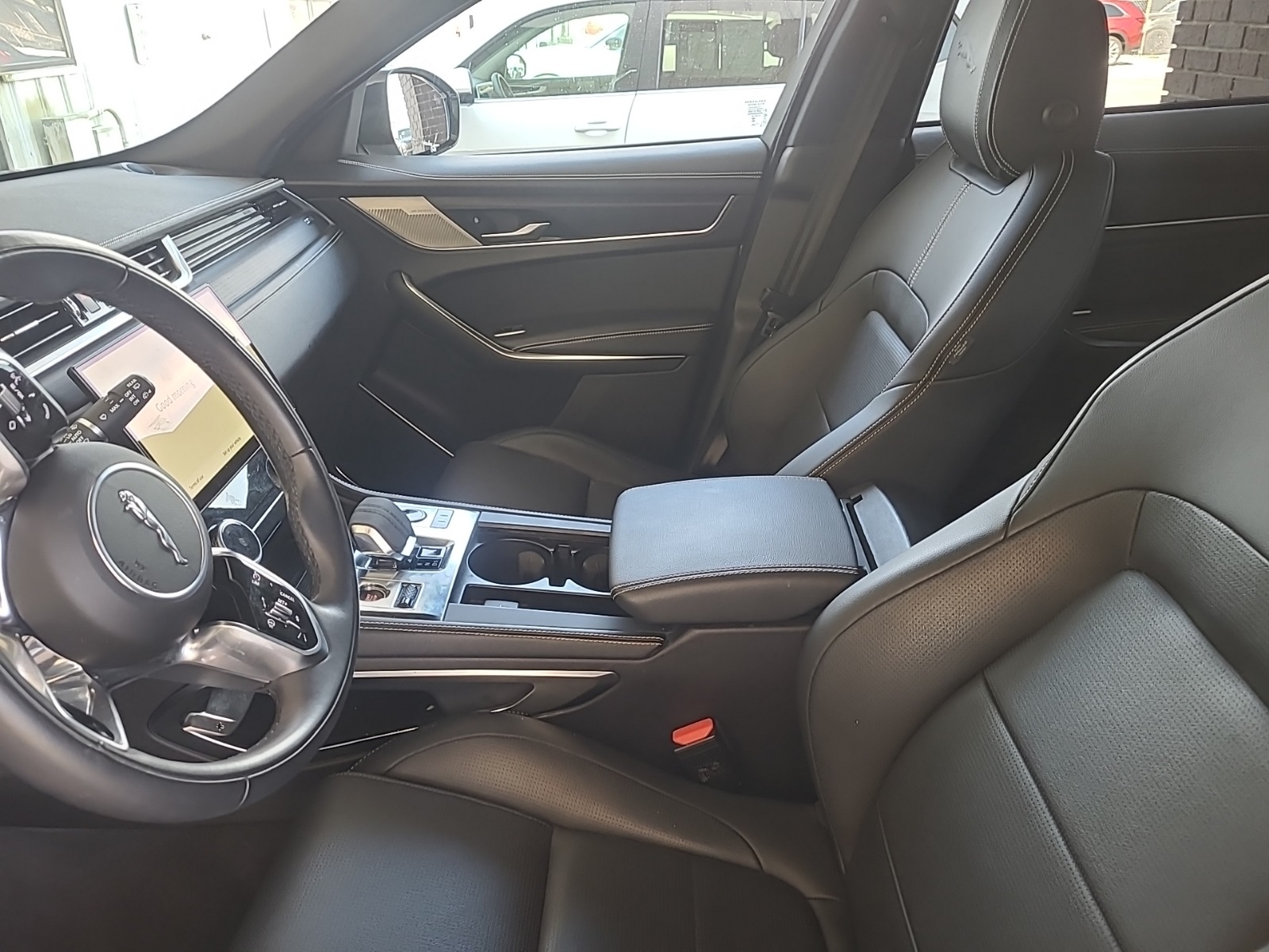2024 Jaguar F-PACE P250 R-Dynamic S photo 4