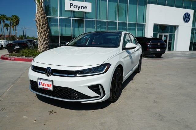 2025 Volkswagen Jetta SE's photo