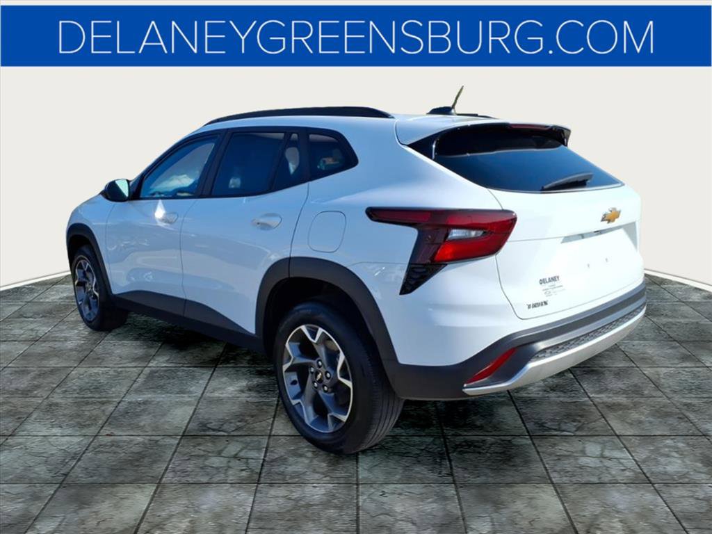 2025 Chevrolet Trax LT photo 5