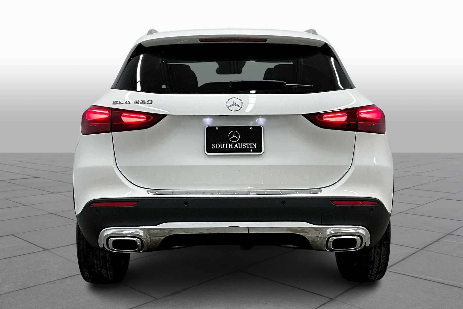 2025 Mercedes Benz GLA 250 photo 4