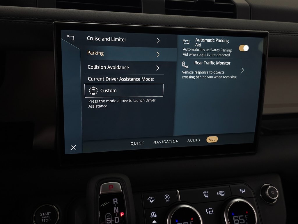 2025 LAND ROVER DEFENDER - Image 23