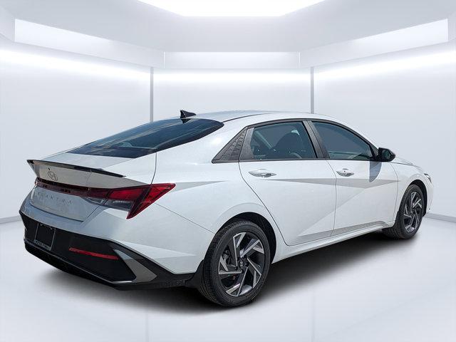 2025 Hyundai Elantra Hybrid Limited photo 3