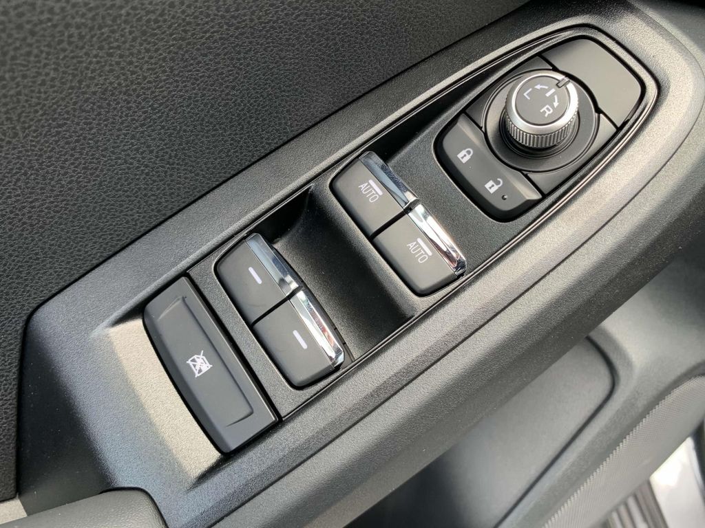 2025 Subaru Crosstrek Limited photo 2
