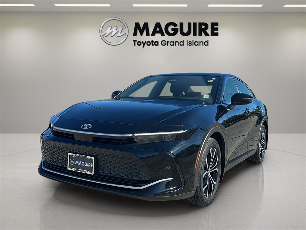 2023 Toyota Crown XLE's photo