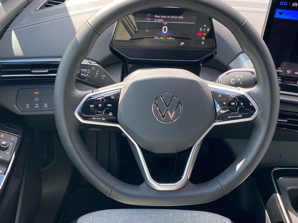 2025 Volkswagen ID.4 Pro photo 5
