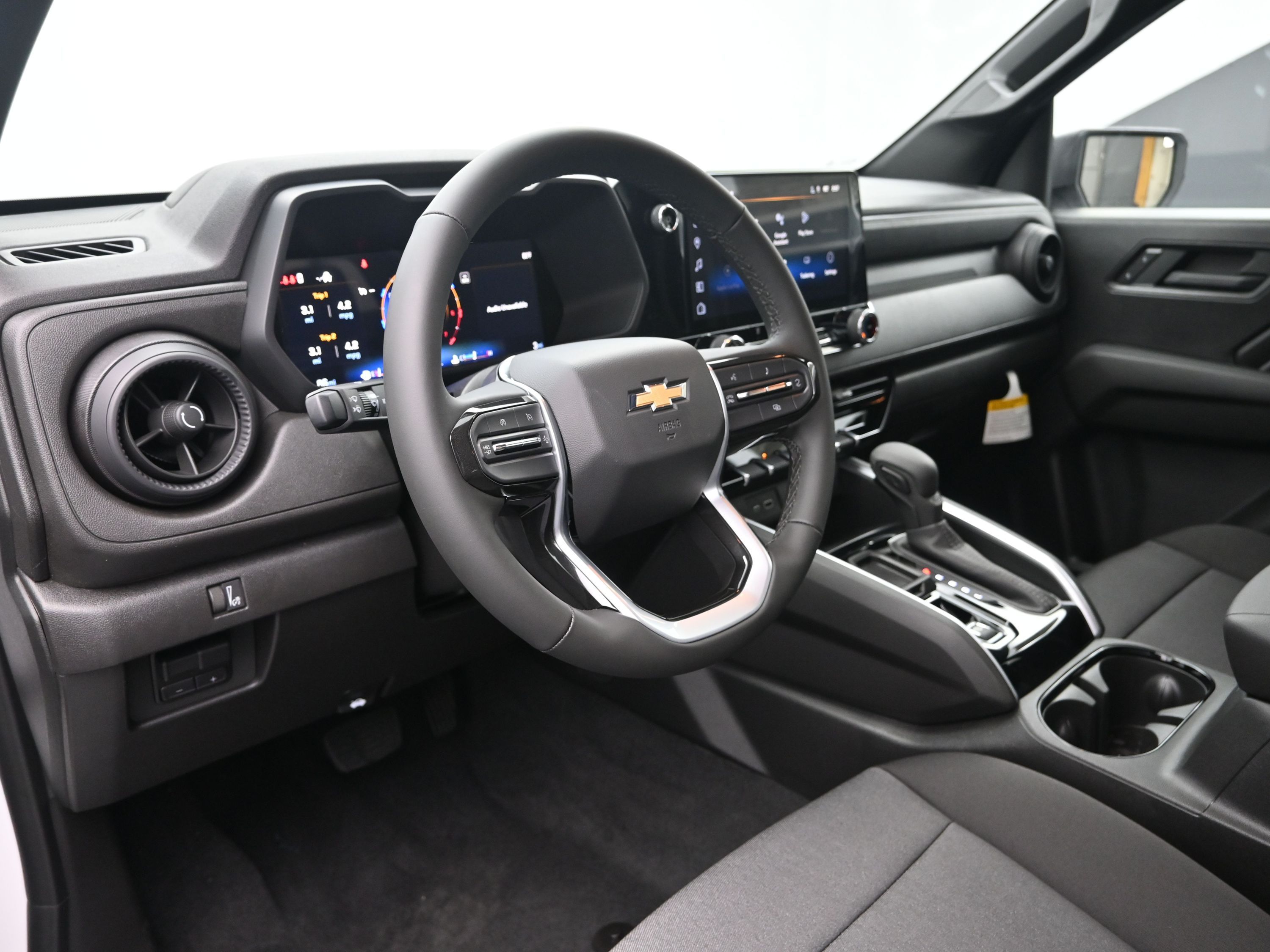 2025 Chevrolet Colorado Work Truck photo 7