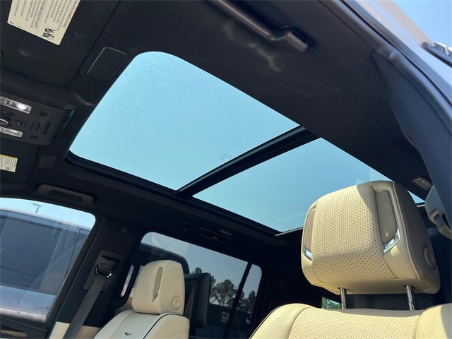 2024 Cadillac Escalade ESV Premium Luxury photo 31
