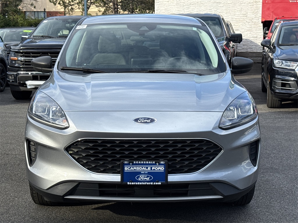 2022 Ford Escape SE photo 2