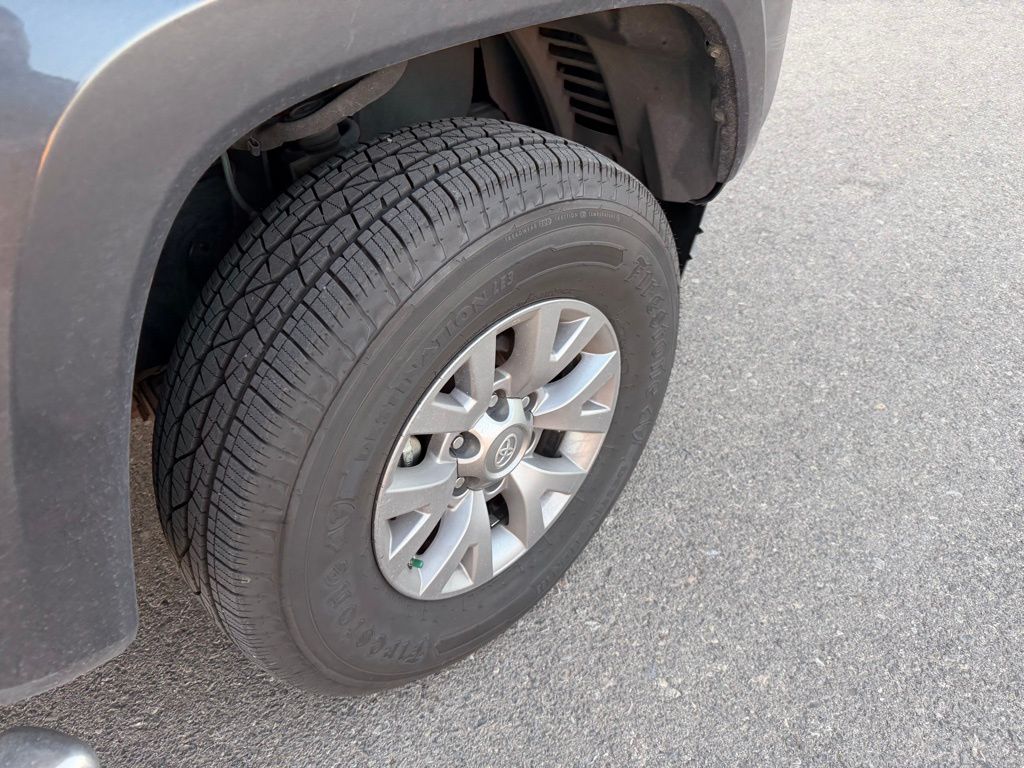 2019 Toyota Tacoma SR5 photo 11