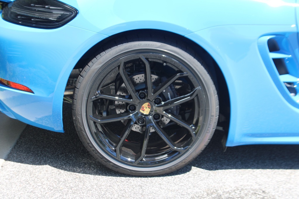 2025 Porsche Cayman photo 15