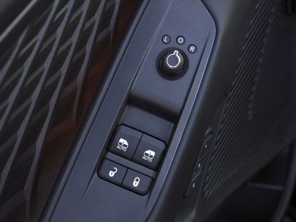 New 2026 Diamond Black Crystal Pearlcoat Dodge R/T Scat Pack image 9