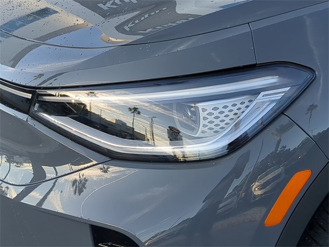 2025 Volkswagen ID.4 Pro Plus photo 7