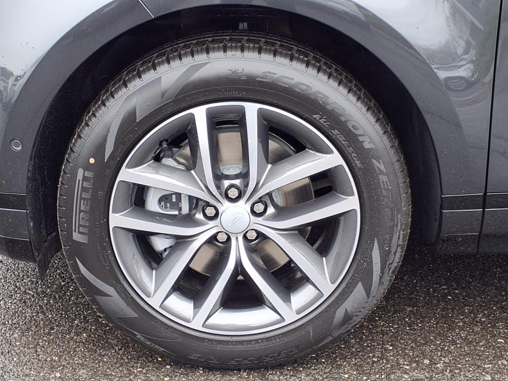 2026 Land Rover Range Rover Evoque Dynamic SE photo 9