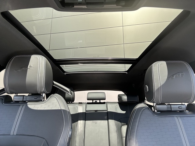 2026 Jaguar F-PACE P250 R-Dynamic S photo 3