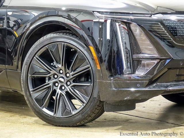 2025 Cadillac Lyriq Sport photo 3