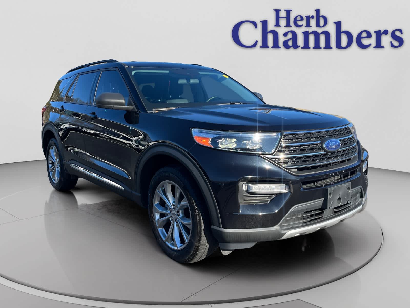 2022 Ford Explorer XLT's photo