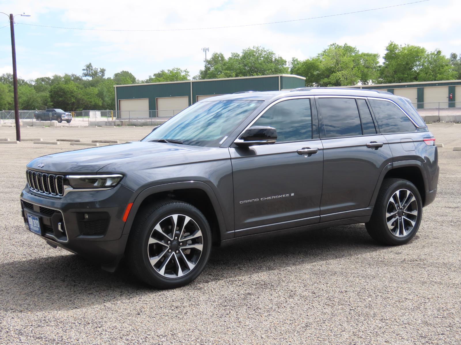 2022 Jeep Grand Cherokee Overland's photo