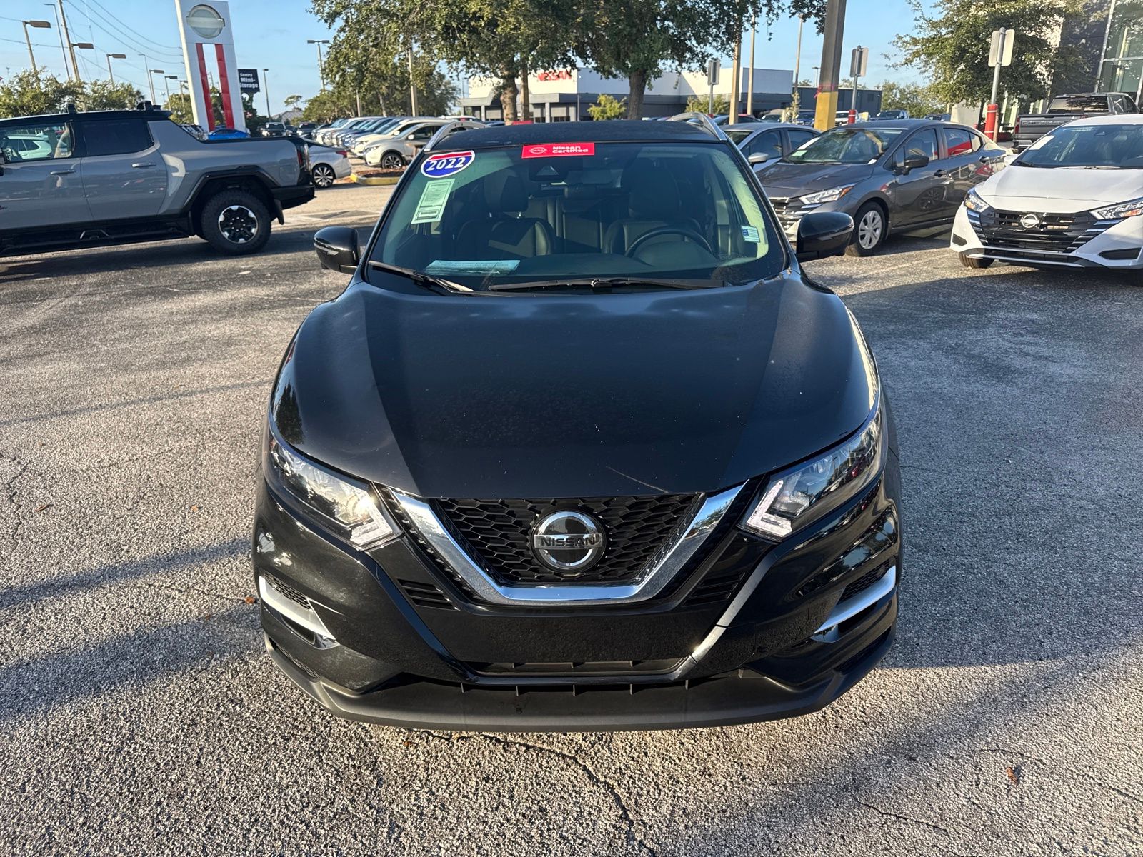 2022 Nissan Rogue Sport SL photo 2