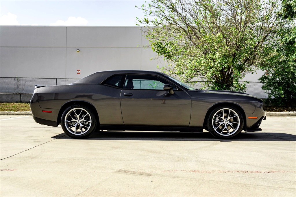 2023 Dodge Challenger GT photo 4