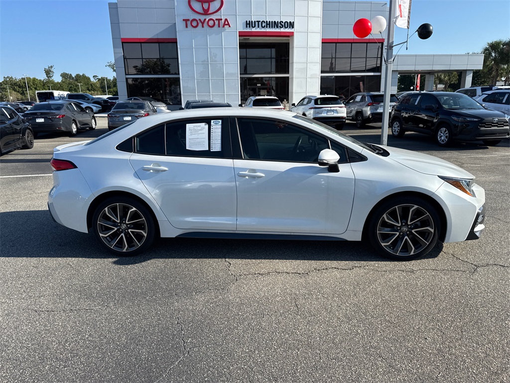 2022 Toyota Corolla SE photo 2