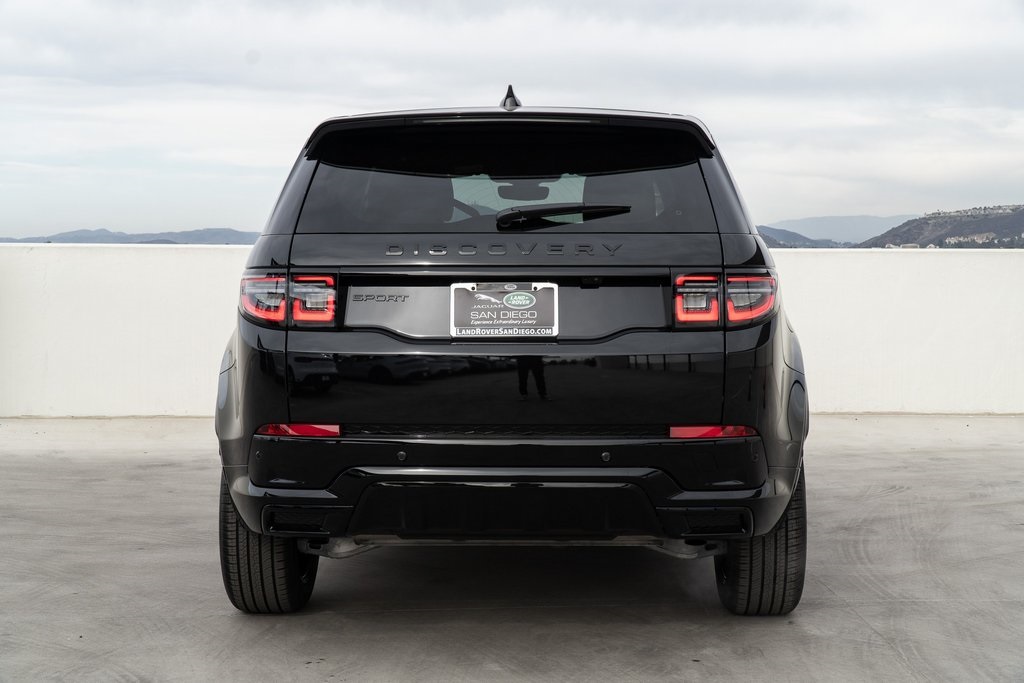 2025 Land Rover Discovery Sport SE photo 3