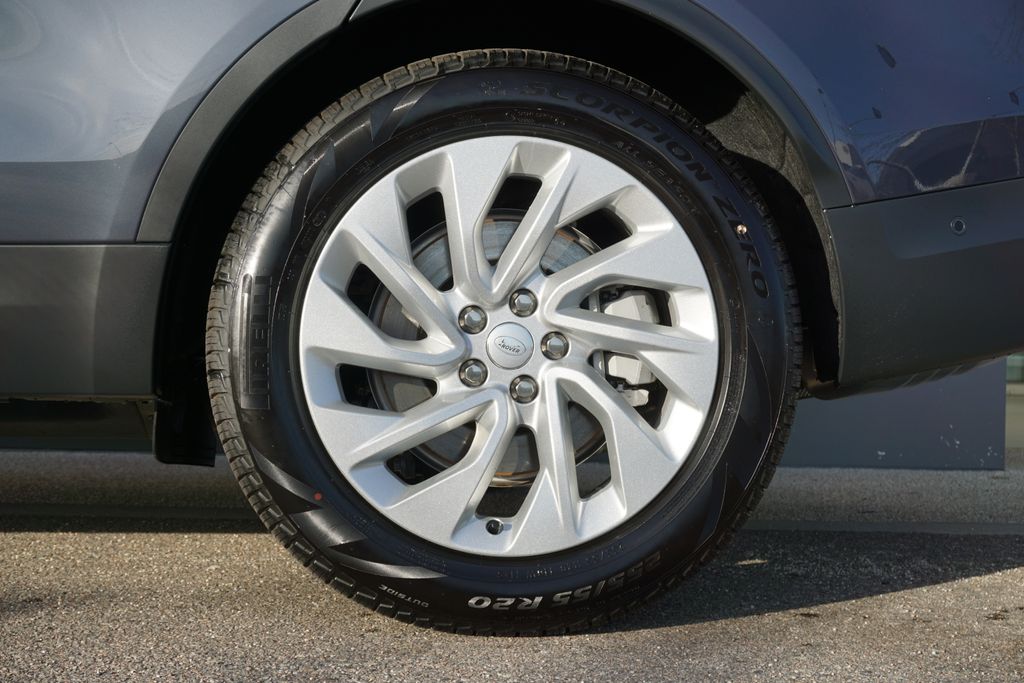 2025 Land Rover Discovery S photo 33