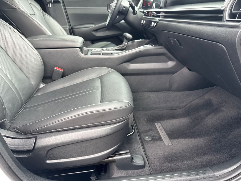 2024 Kia Sorento S photo 13