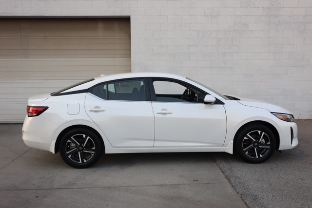2025 Nissan Sentra SV photo 3