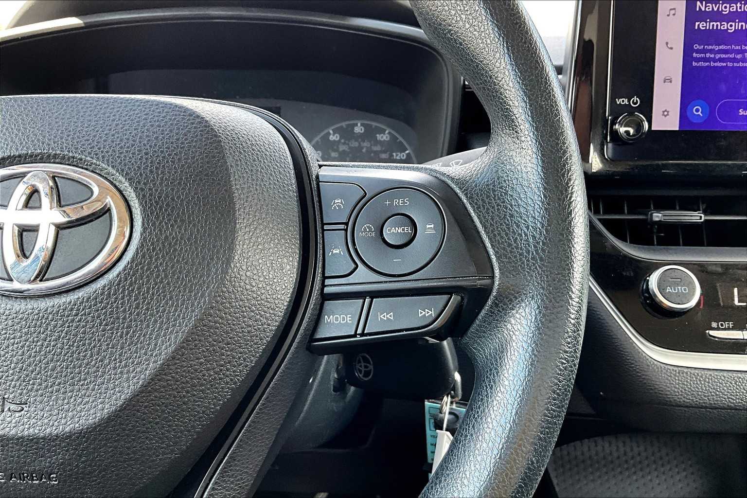 2023 Toyota Corolla LE photo 23