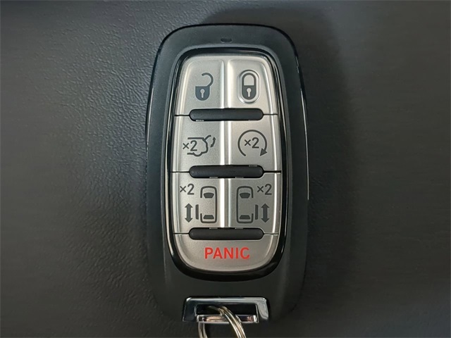 2026 Chrysler Pacifica photo 31