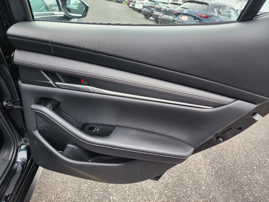 2025 Mazda Mazda3 2.5 Select Sport photo 23