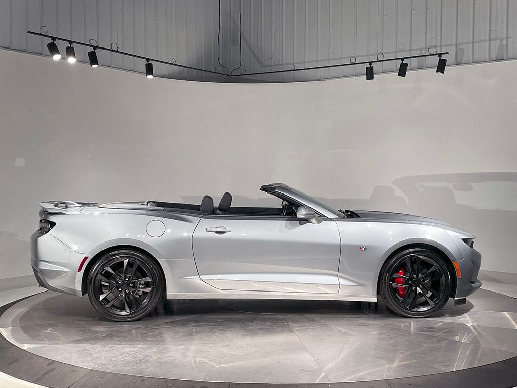 2023 Chevrolet Camaro 2LT photo 4