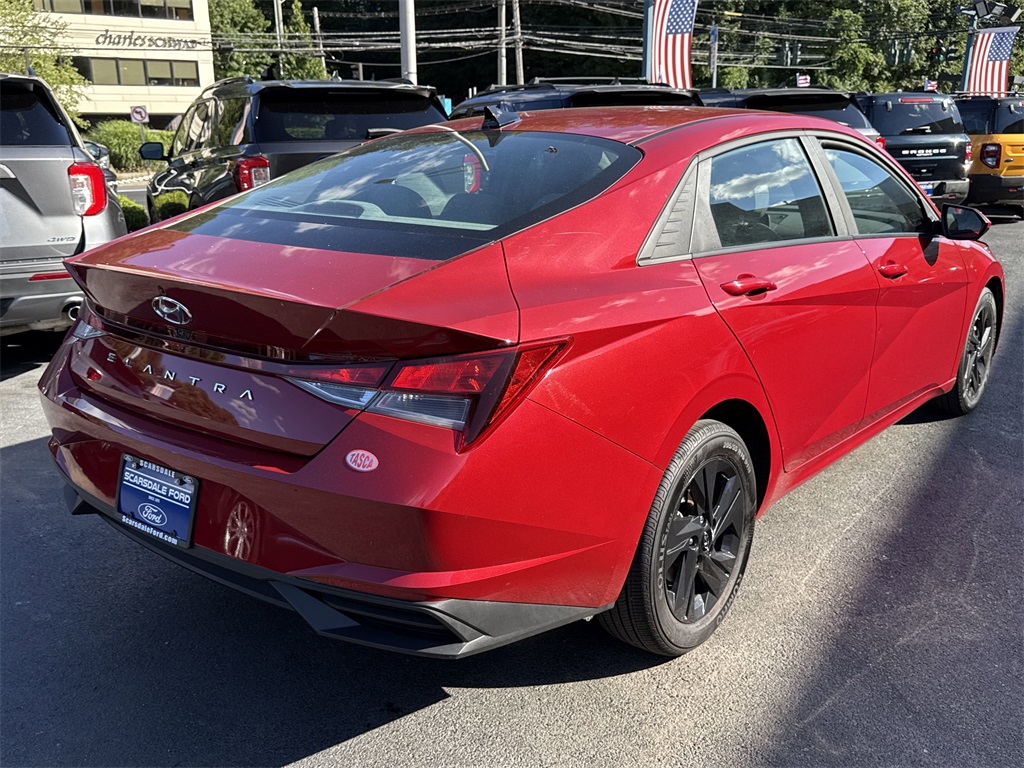 2023 Hyundai Elantra SEL photo 4